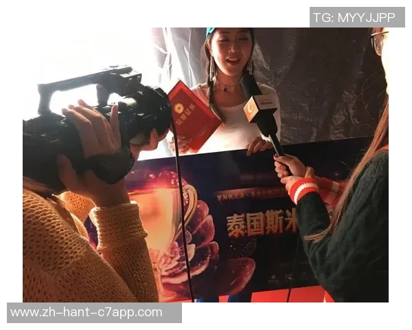 西南医科大学女子足球队小组赛表现惊艳荣获全国季军展现强大实力